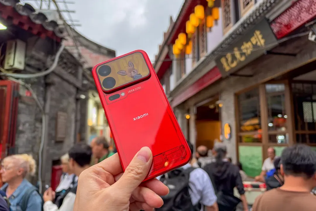 Xiaomi 18 Pro photo walk: testing its cameras on a rainy day in Beijing