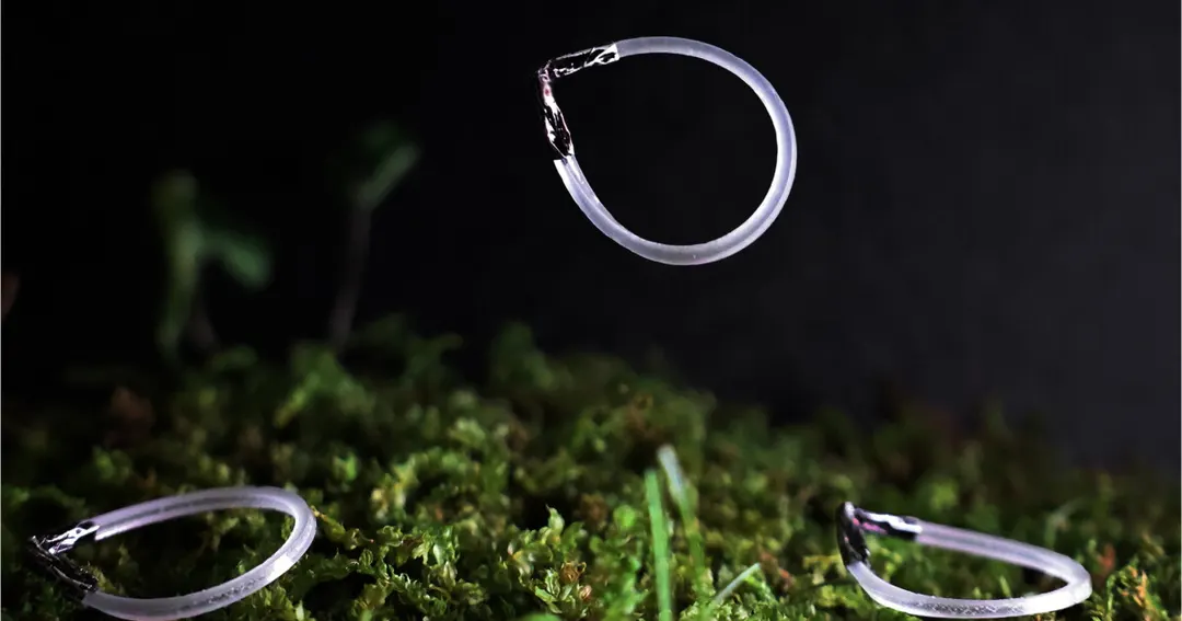 Soft ring robot jumps forever when powered by infrared light