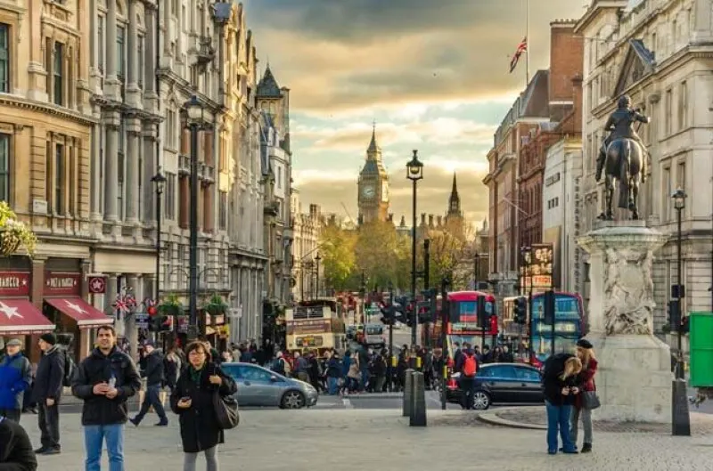 UK government vows to reclaim services from outsourcing giants