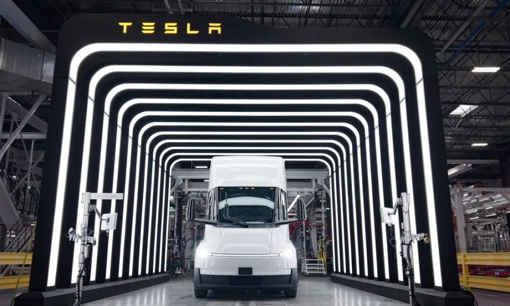 Tesla targets 'zero human touch' Semi production