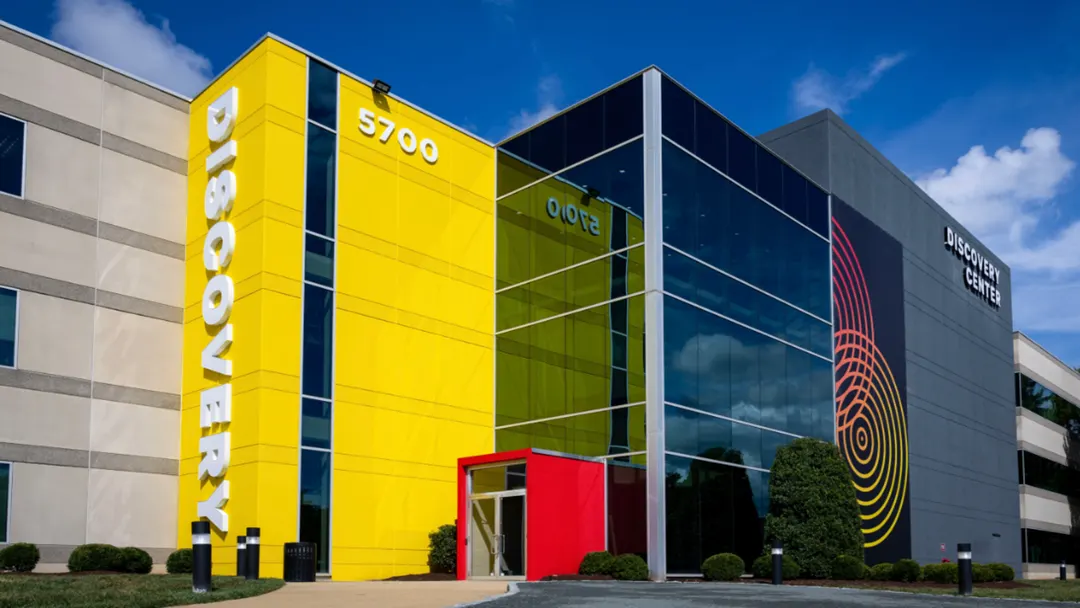 Microsoft opens Maryland quantum center, gives DARPA on-site access to Majorana 2
