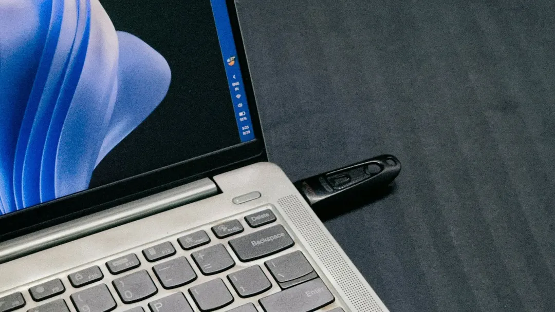 Microsoft explains why Windows remembers your USB drives after unplugging