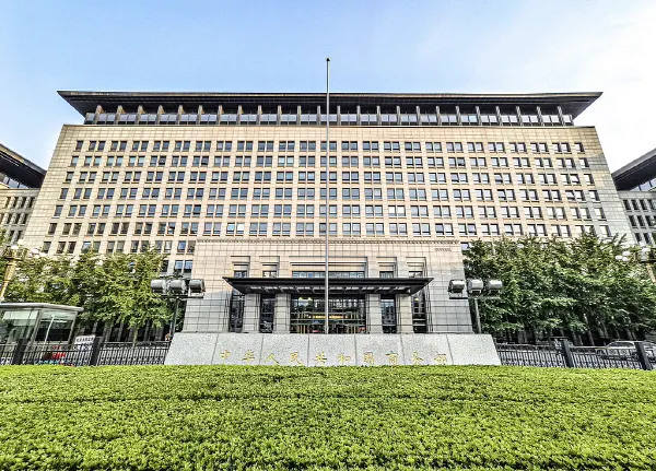 US and China agree to cut tariffs on $30B of goods and set up AI dialogue channel
