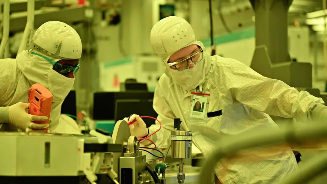 Intel patents MicroLEDs embedded in chip packaging