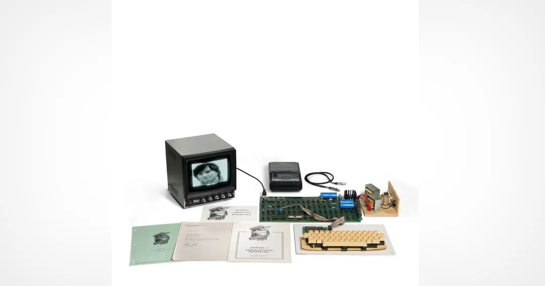 Working Apple-1 with Jobs letter could fetch $800,000 at auction