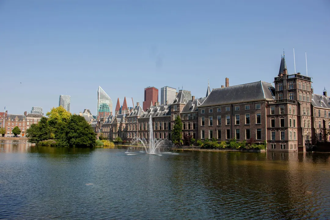 Netherlands moves government off Microsoft Office to NixOS