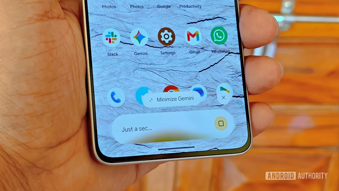 Google Gemini overlay gets Chat/Task toggle and quick-access buttons