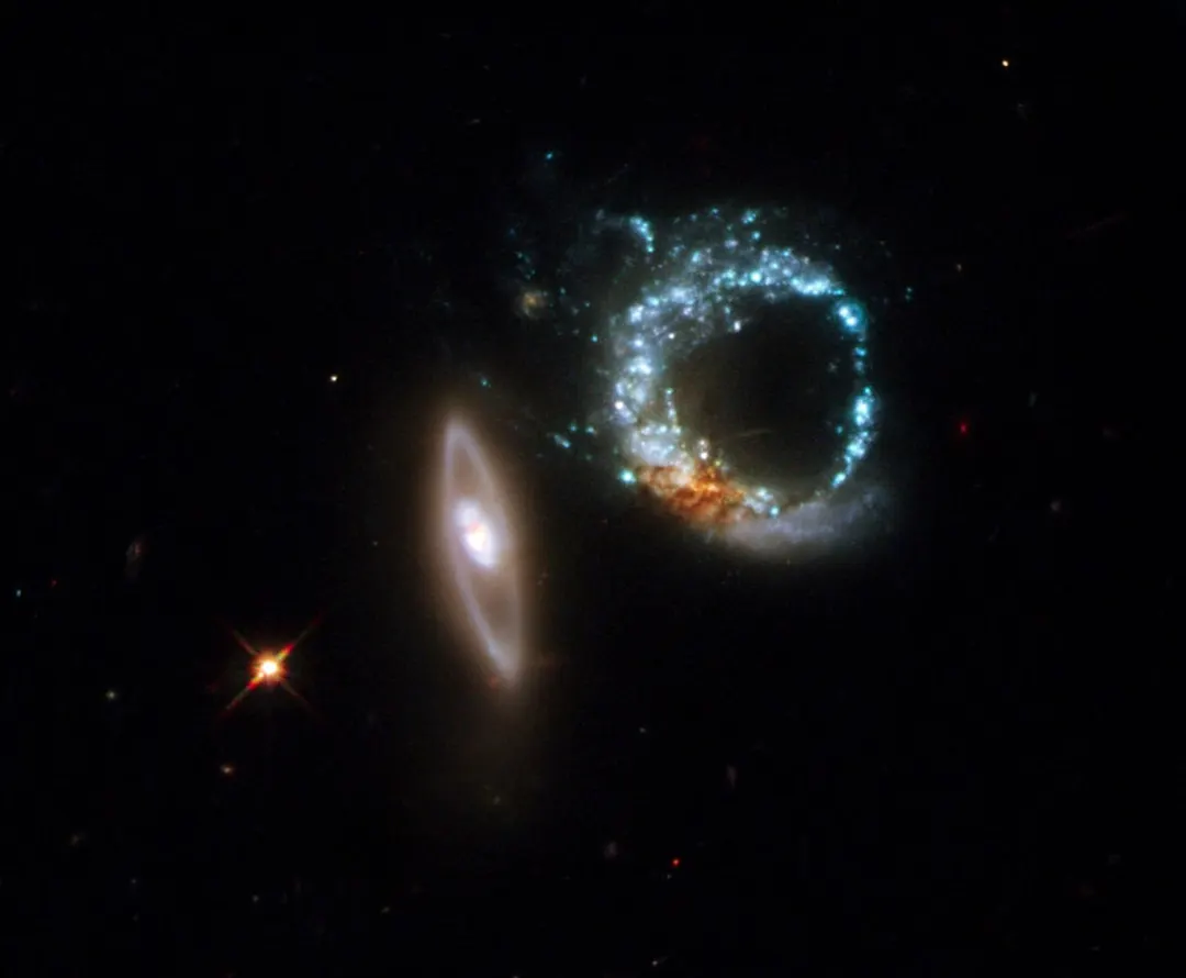 Hubble reveals NGC 4698: spiral galaxy whose core spins at 90 degrees