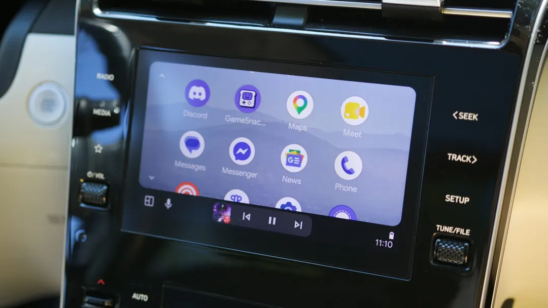 Android Auto bug blocks calls from closed foldable phones