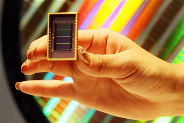 China moves 3D DRAM from lab to fab