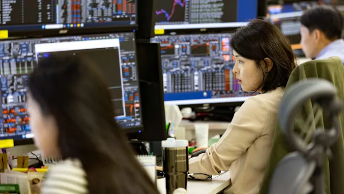 Kospi posts worst quarterly performance globally, down 18.8% on Samsung and SK Hynix sell-offs