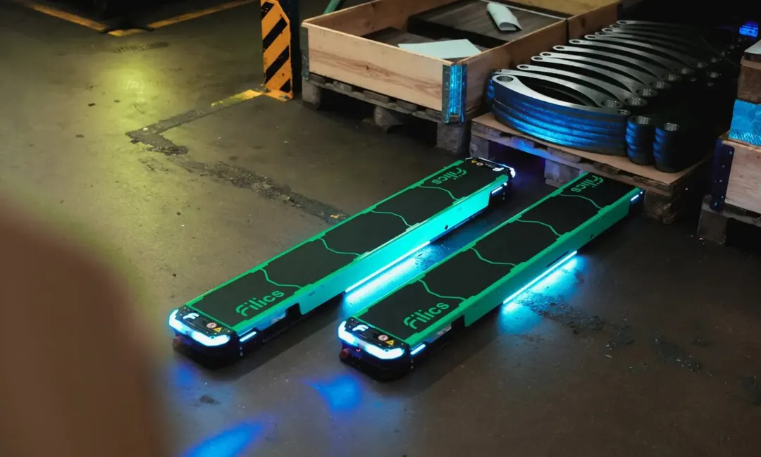 Filics unveils paired robots for pallet transport