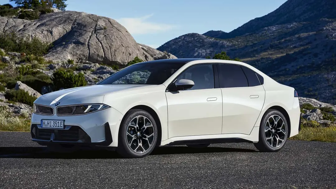 BMW i3 50 xDrive rated at up to 468 miles of US range
