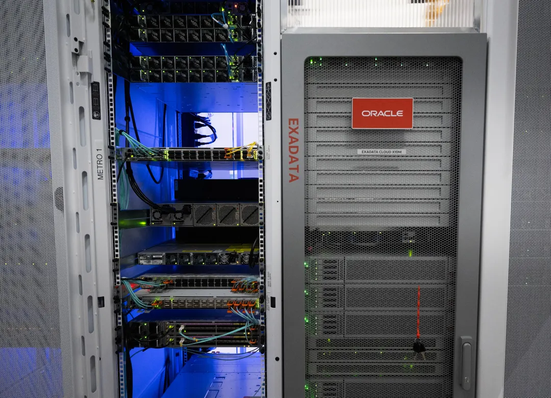 Oracle Fusion Agentic Applications Split LLM Reasoning From Exact Computation