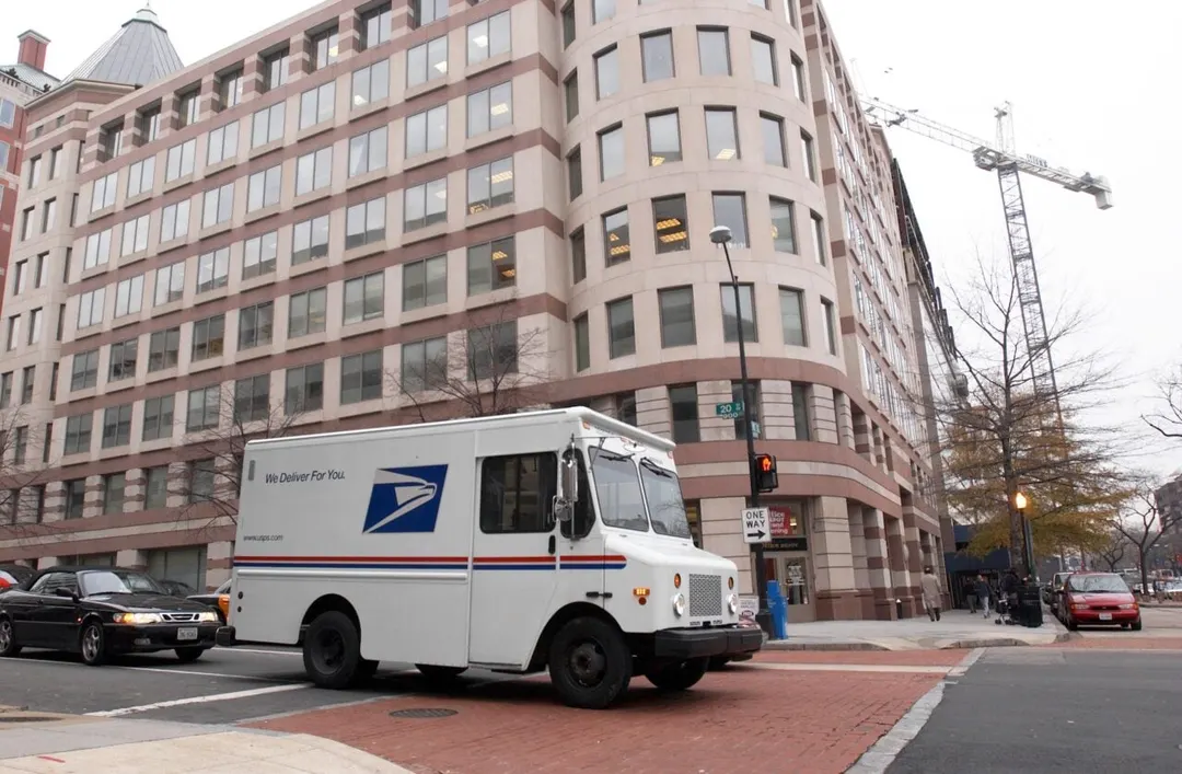 USPS tests dashcams on 100 mail trucks in Washington, D.C.