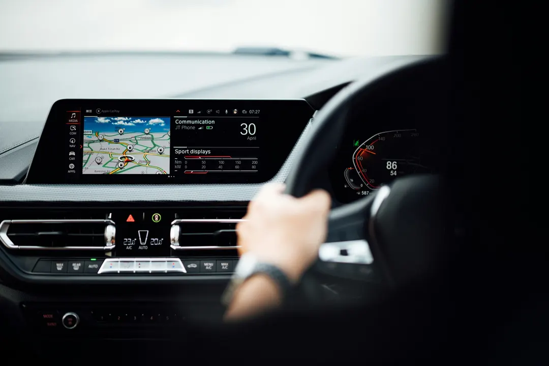 Survey: 93% of Drivers Distracted by Car Touchscreens