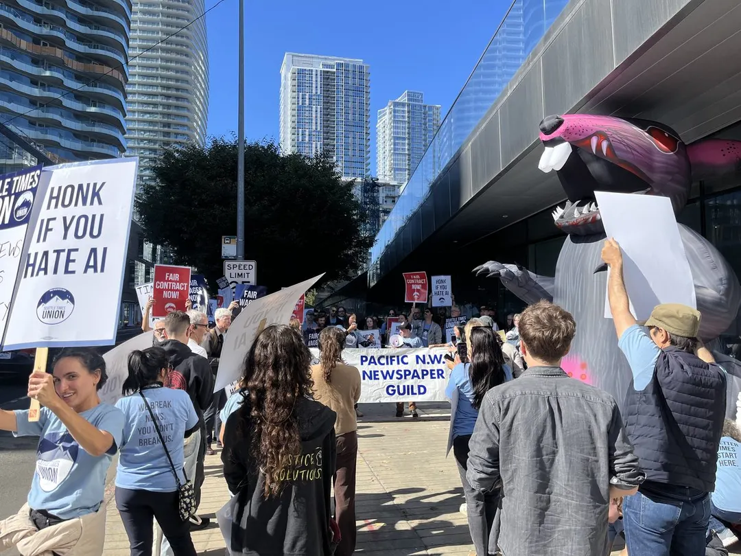 Seattle Times journalists picket over AI, demand job protections in contract talks