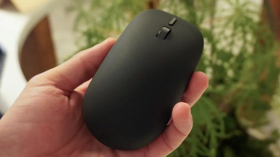 Microsoft's new $79 Surface Mouse adds haptic feedback