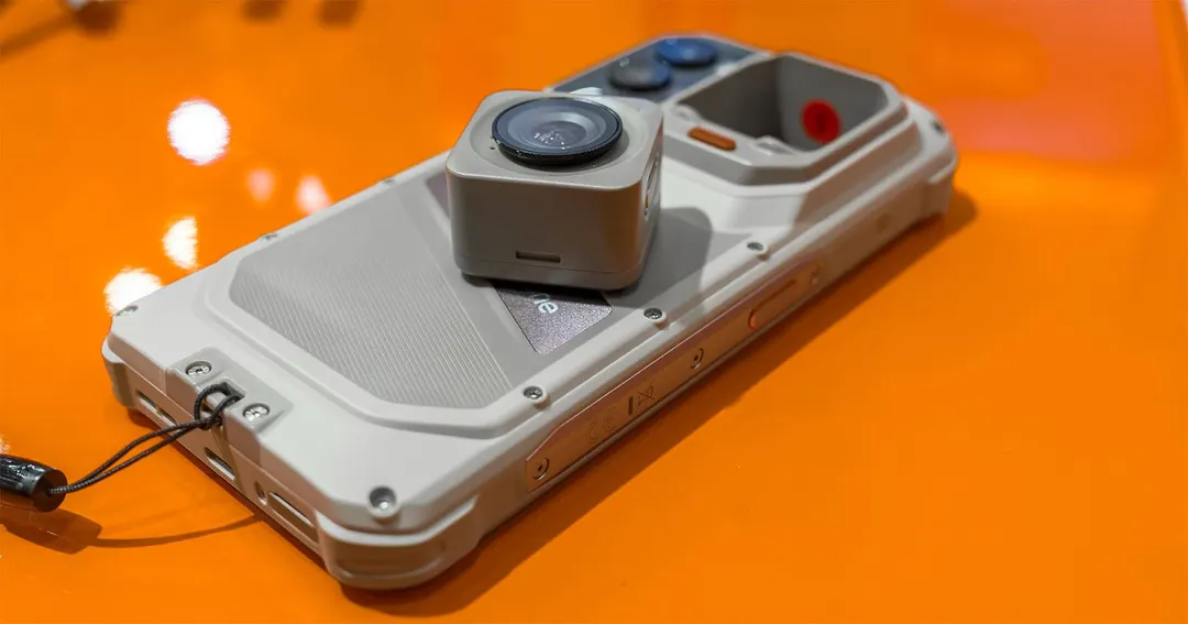 RugOne Xsnap 7 Pro: a smartphone with a detachable action camera for $999