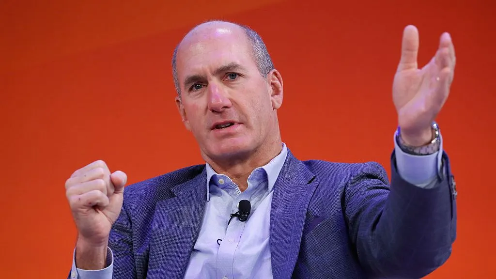 AT&T CEO: Starlink's satellite mobile service isn't viable