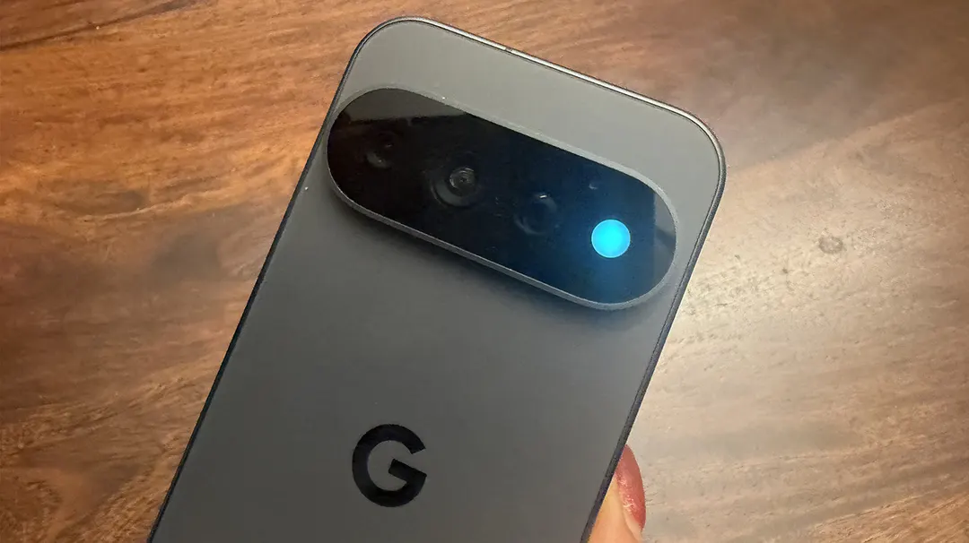 Pixel 11 Pro's HiLight LED gains message alerts in Android 17 QPR2