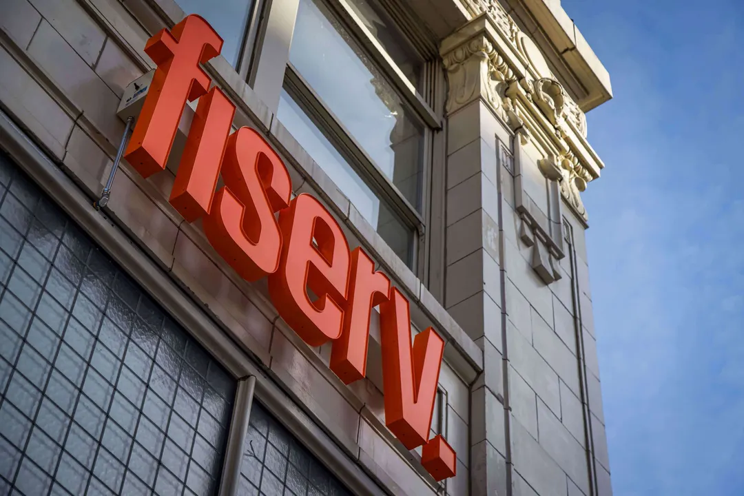 Fiserv Activates Stablecoin Platform for 10,000 Banks With 400ms Settlement