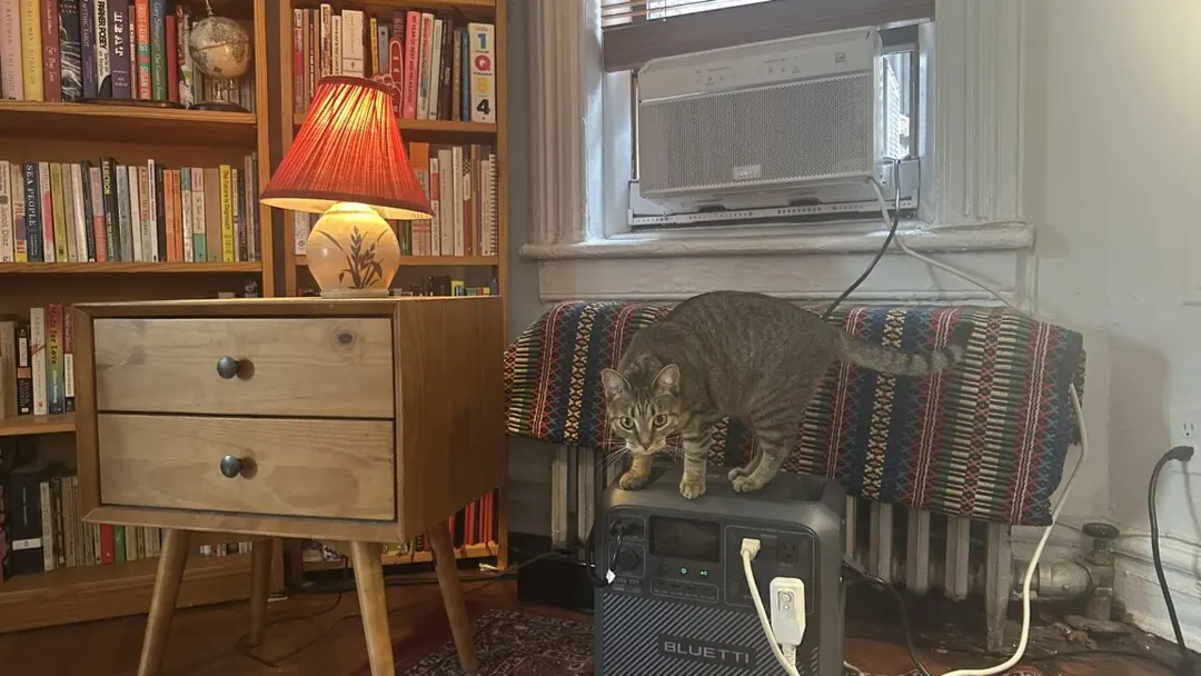 Every Electric lends home batteries to NYC residents to power window AC units