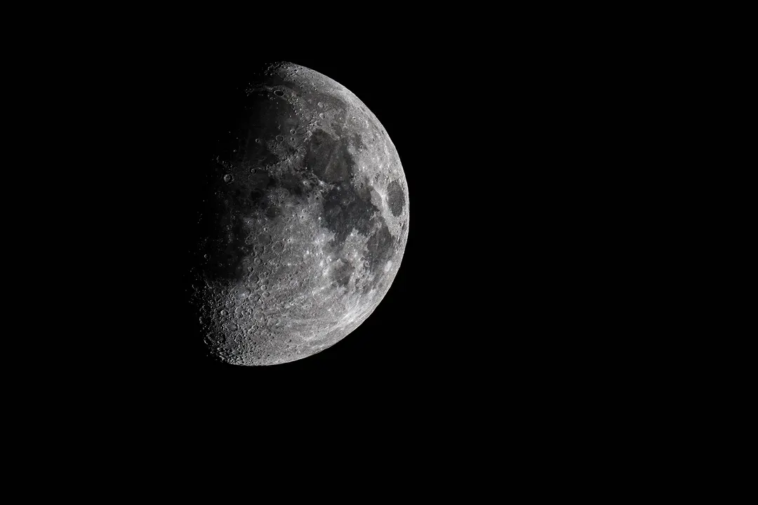 The Moon Remains a Legal Wild West for Commercial Launches