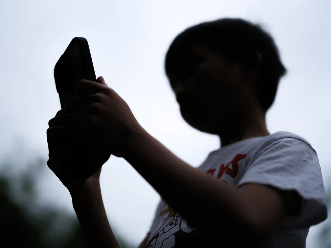 Apple and Google push state age-verification bills