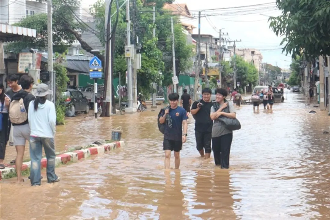 Bangkok floods disrupt logistics for Taiwan PCB makers in Thailand