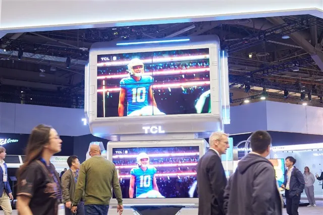 Chinese LCD panel makers cut output to lift prices
