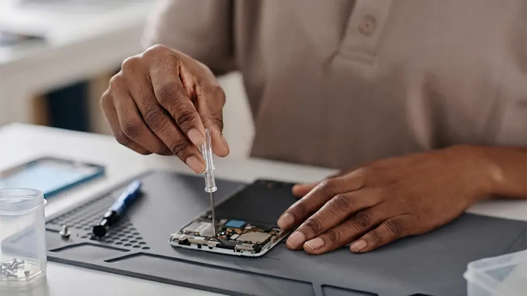 South Africa's CompCom opens up device repair market with final guidelines