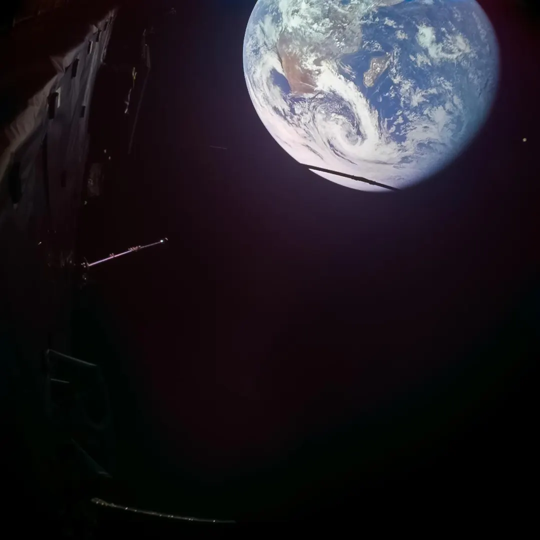 ESA's Juice skims Earth's atmosphere on its way to Jupiter