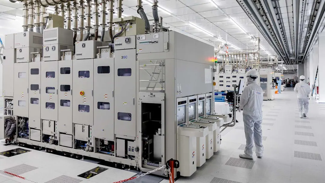 Gigaphoton debuts neon recycling system with claimed 50% recovery rate