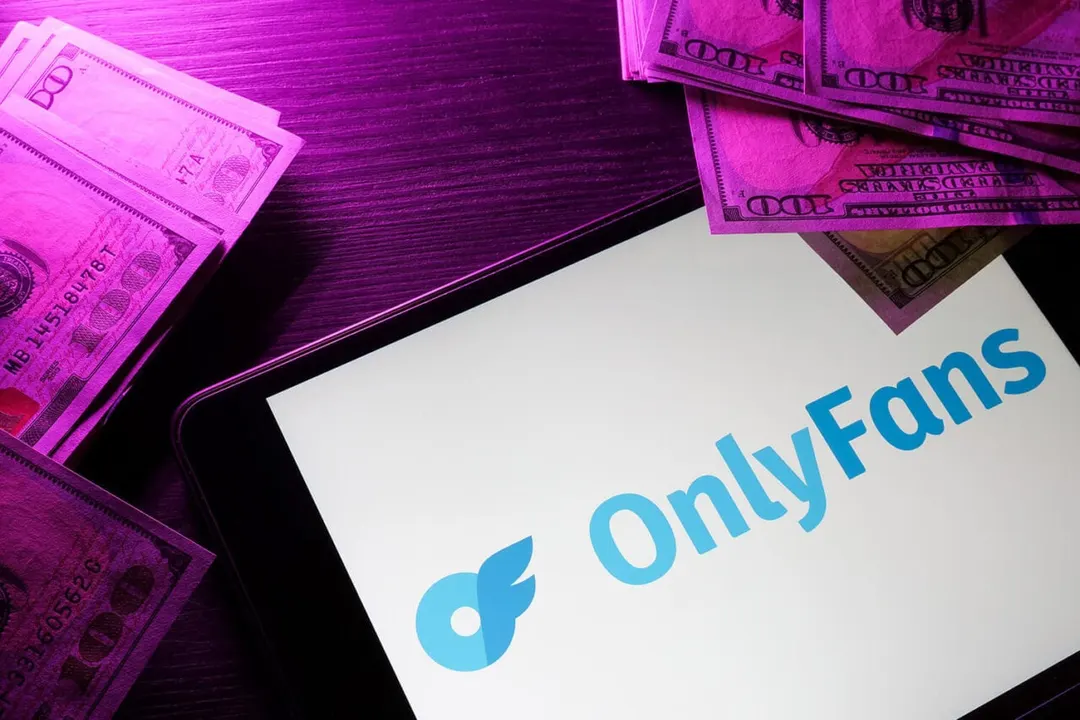 AI Comedians Are Stealing Real Stand-Up Jokes on Instagram to Sell OnlyFans Subscriptions