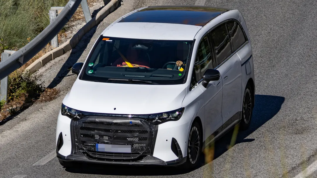 Mercedes VLE plug-in hybrid spied testing with radiator and fuel door