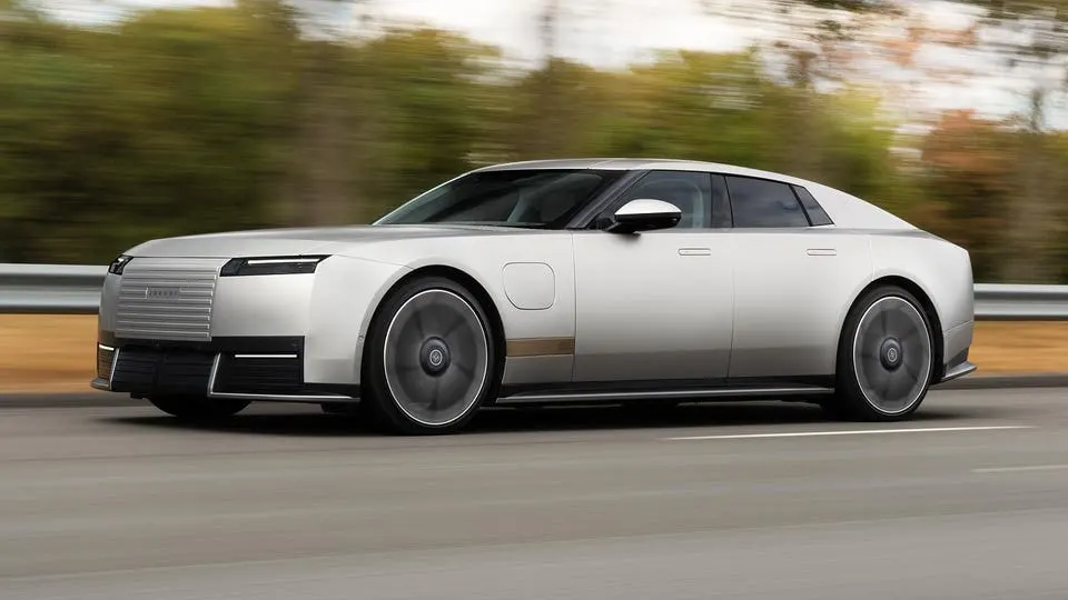 Jaguar Type 01: bold styling and 1,015bhp tri-motor EV