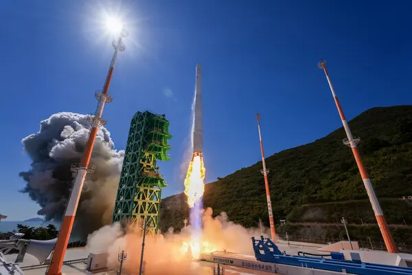 Nuri Successfully Delivers 15 Satellites to Orbit