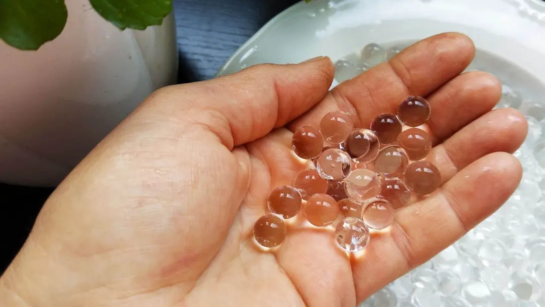 Scientists create 'lifelike' hydrogel that reshapes for weeks after one light flash