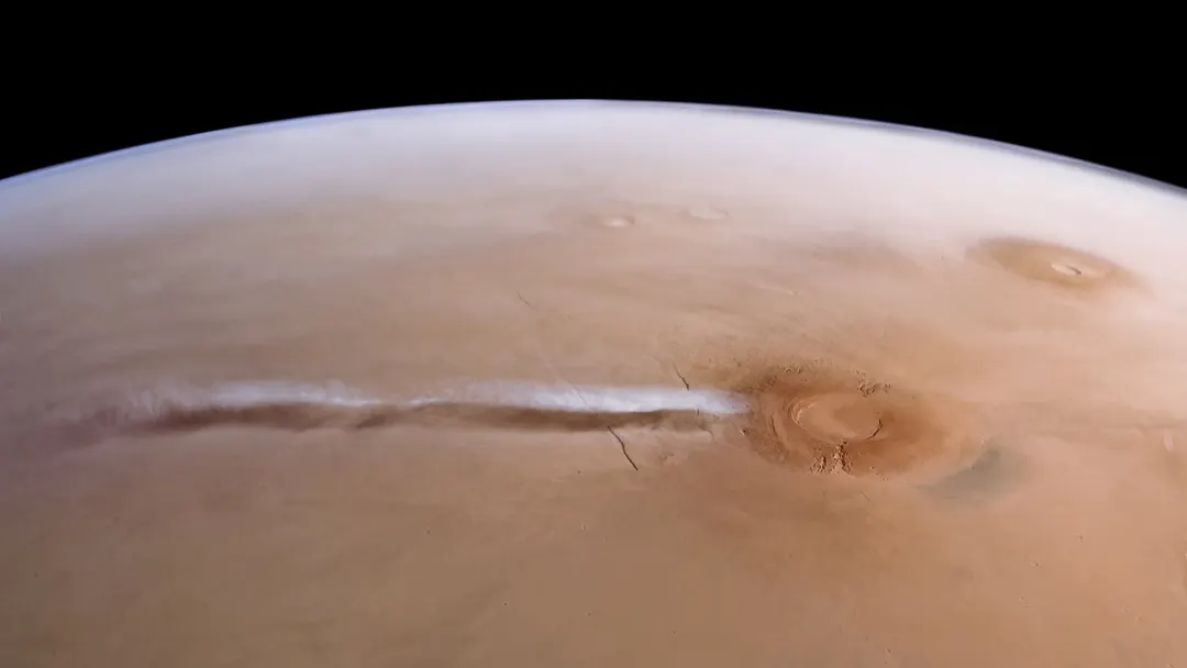 Scientists explain 1,100-mile Mars cloud via homogeneous nucleation