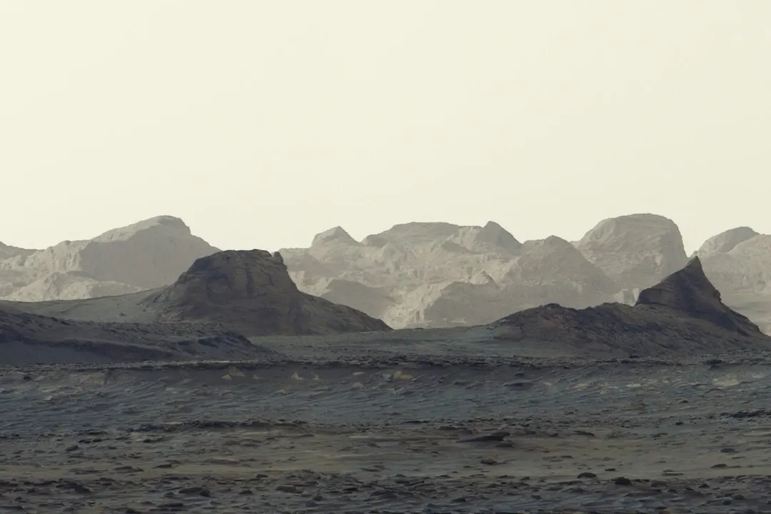 Curiosity captures Mars cliffs at dawn in Gale Crater