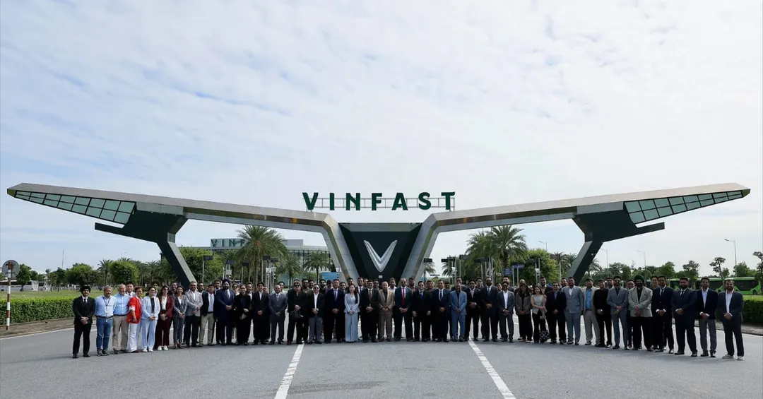 VinFast Signs Deals for 50 E-Motorcycle Showrooms Across India