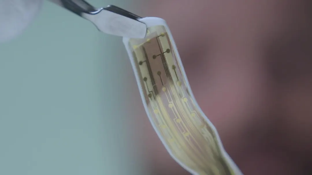 MINIGRAPH project completes: graphene brain implant guided by magnetic robot