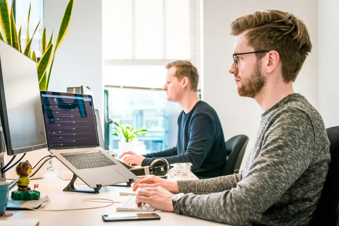Survey: 48% of US workers exaggerate their AI usage at work