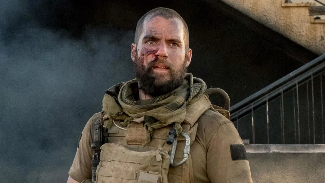 Mike Flanagan to Direct Warhammer 40,000 Series Starring Henry Cavill