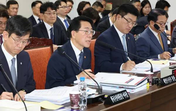 Korea Targets Regular Arctic Sea Route by 2030