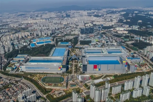Samsung reportedly locks up to 80% of 2027 memory supply into long-term deals