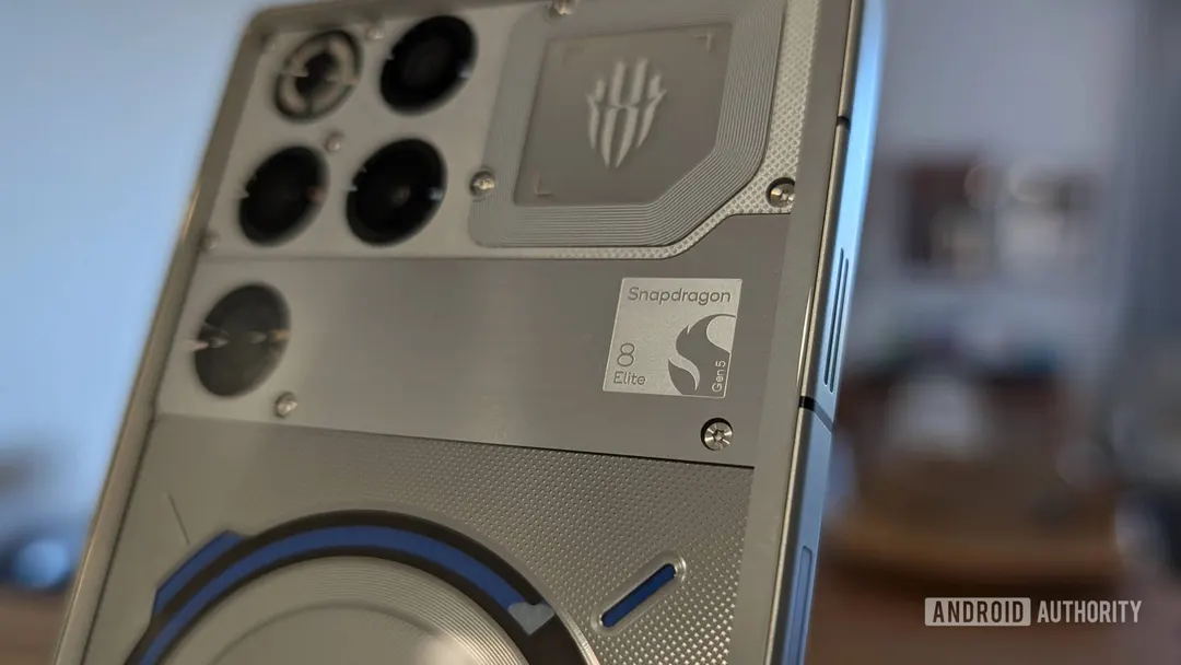 Next Android flagship may get a built-in cooling fan