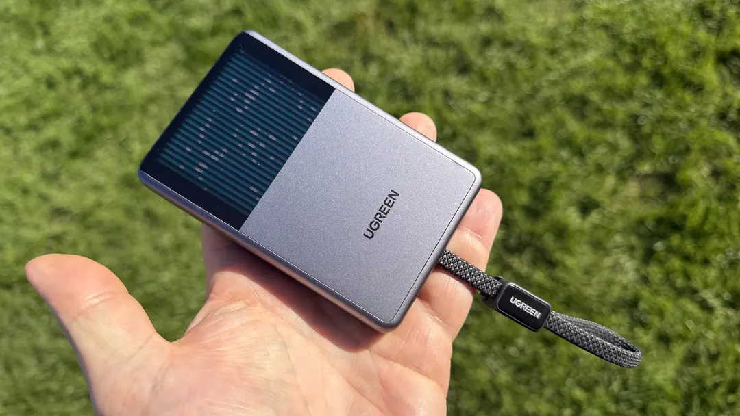 Ugreen MagFlow Pro: first liquid-cooled power bank at $95