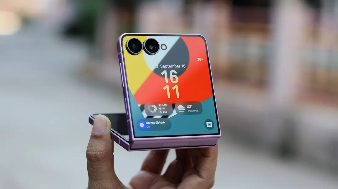 Galaxy Z Flip8: 13.1 mm thick and 180 g